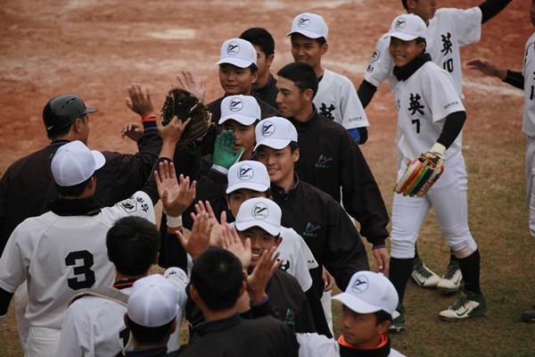 包含云贵黑豹队对阵塞北鲸鲨队，马拉松友谊赛惊险晋级，内线统治篮板——韧性比赛的样板的词条
