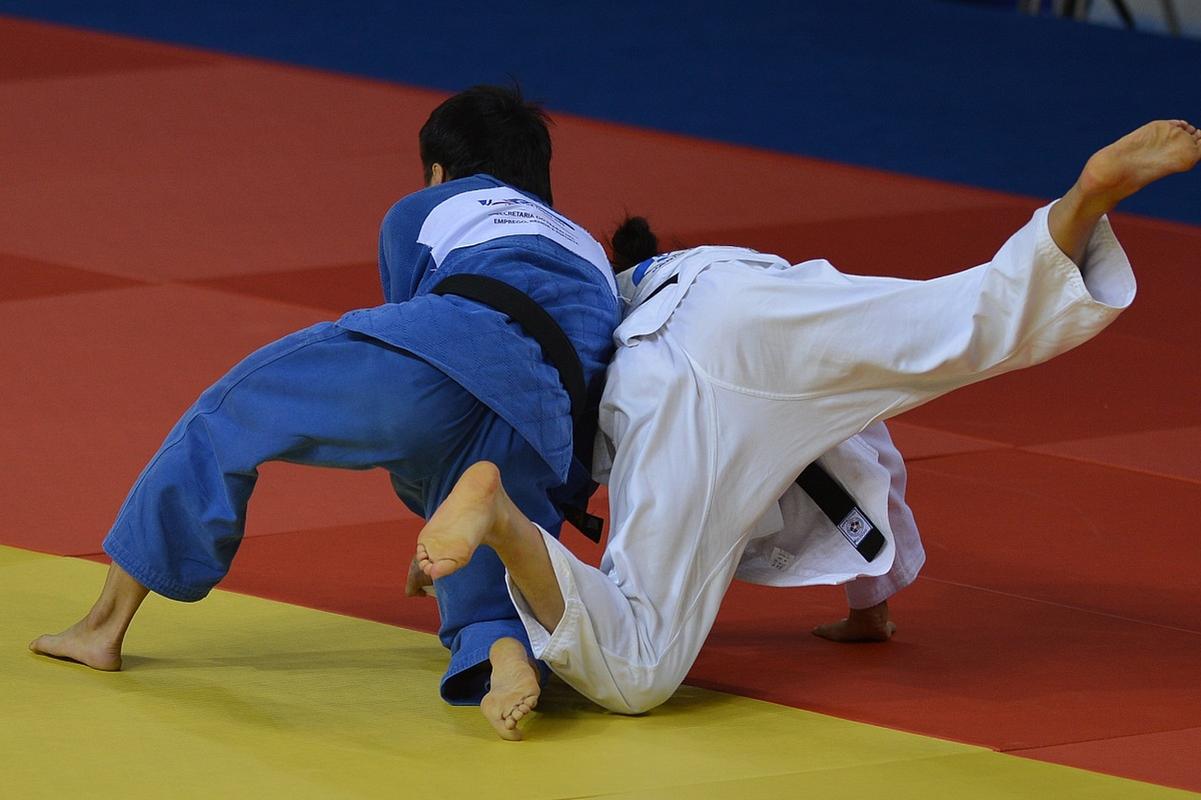 Jiuyou Sports-柔道预选赛掀起高潮，剑门旋风队逆转关中麒麟队，高压逼抢奏功——赛季拐点或已出现